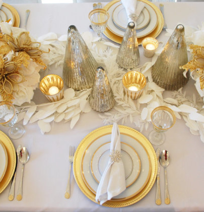 White and Gold Glam Christmas Table